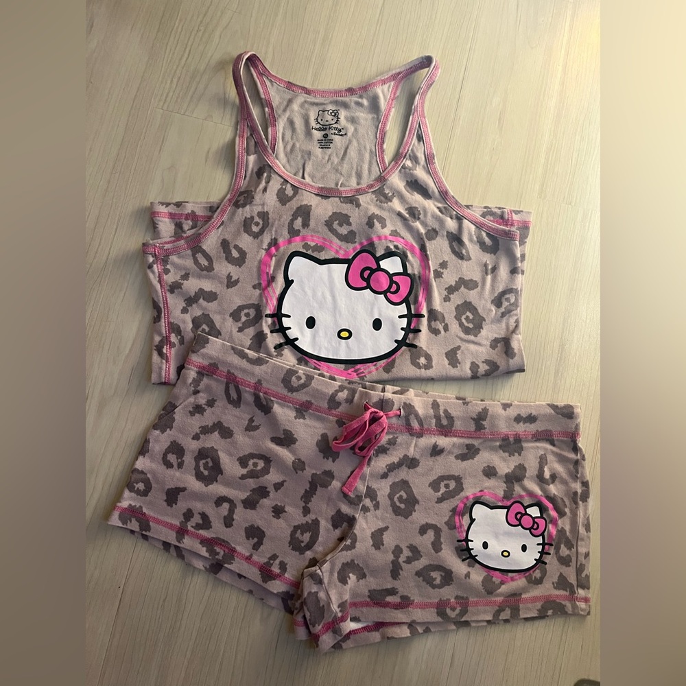 Hello Kitty Sanrio Vintage NWT Two Piece Tank & Short Set 💕 - Picture 4 of 12